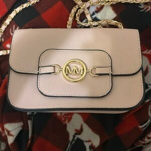 I am selling Marilyn Monroe purse .